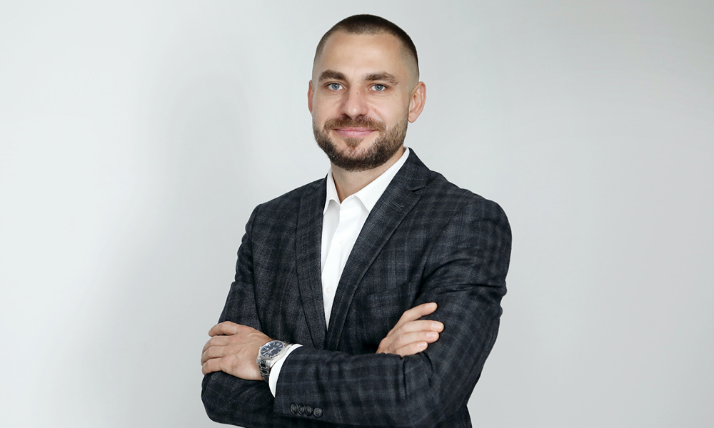 MYCRANE-Founder_1000X600.jpg