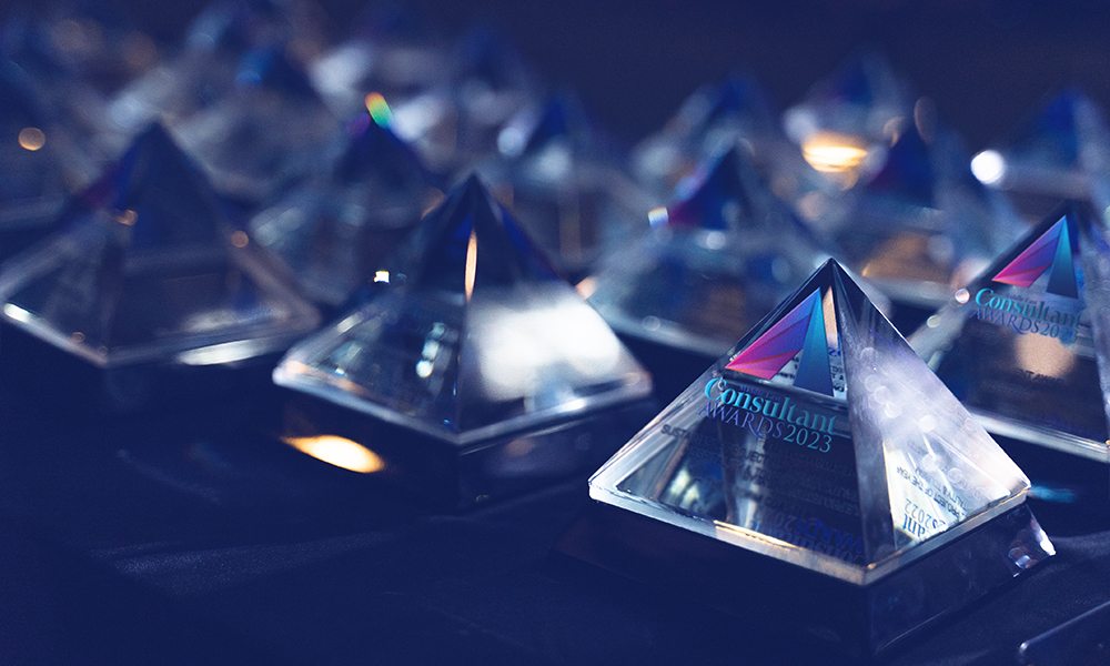 MEC-Awards-2023_trophy_2_1000X600.jpg